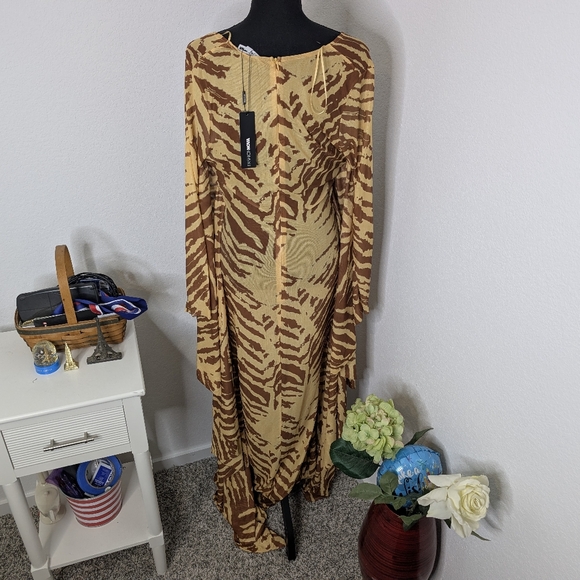 NWT/ Fashion Nova Run Wild Mesh Maxi Dress - Yellow/combo Med - Picture 8 of 11